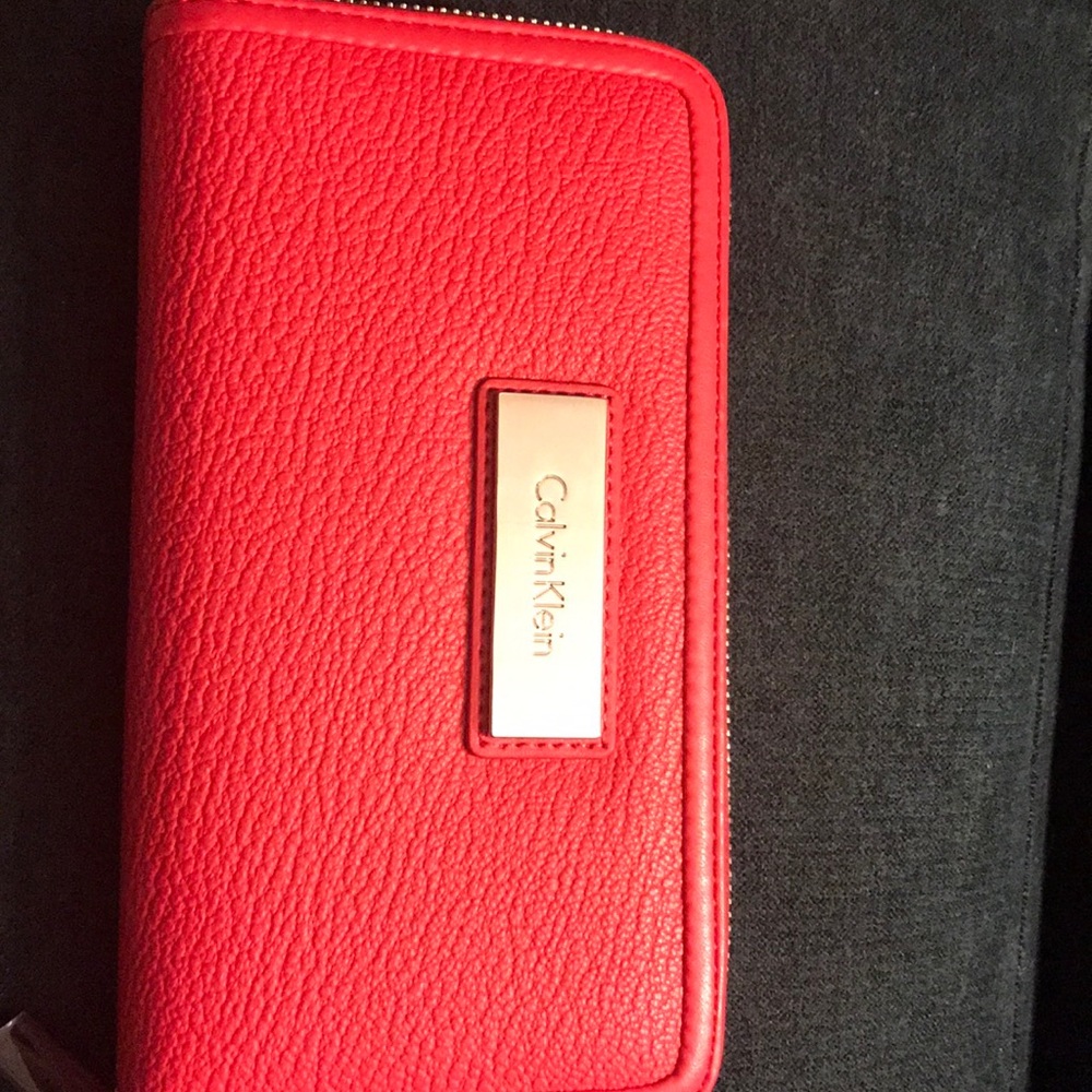 NWOT Calvin Klein pink leather wallet